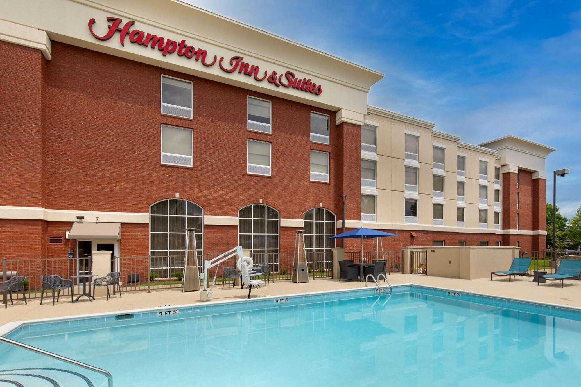 Hampton & Hotel