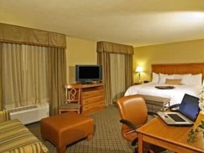 Hampton & Hotel 3*